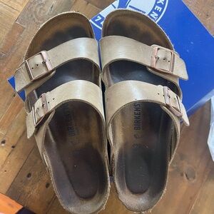 Men’s Arizona Birkenstock Tan Sandals size 43